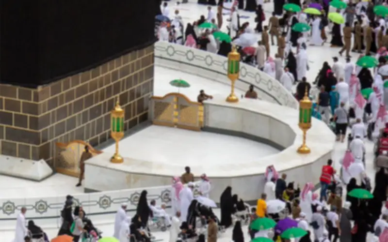 شؤون الحرمين تحدد مواعيد دخول حجر إسماعيل للنساء والرجال يومياً