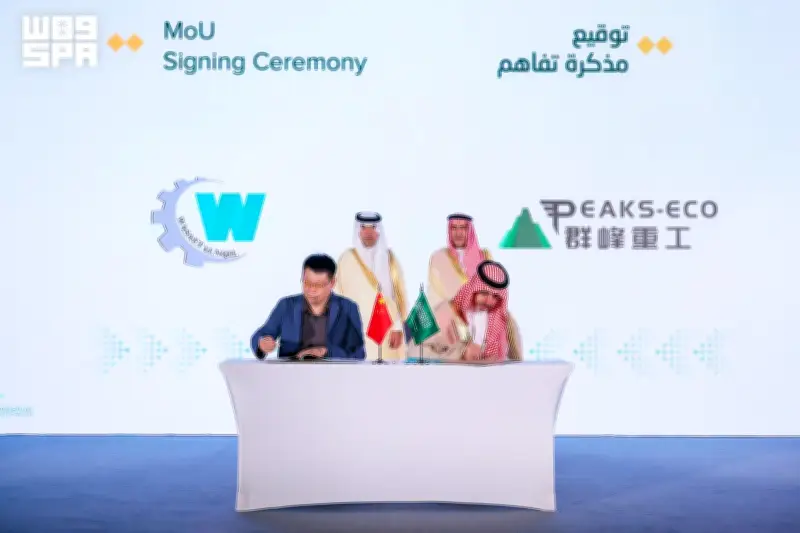 وزير البلديات يرعى توقيع 6 اتفاقيات مع الصين ومشاريع سكنية بـ1.9 مليار ريال