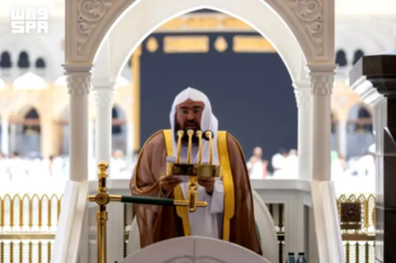 السديس والحذيفي يوصيان بتقوى الله في شهر المحرم ويستعرضان دروس الهجرة