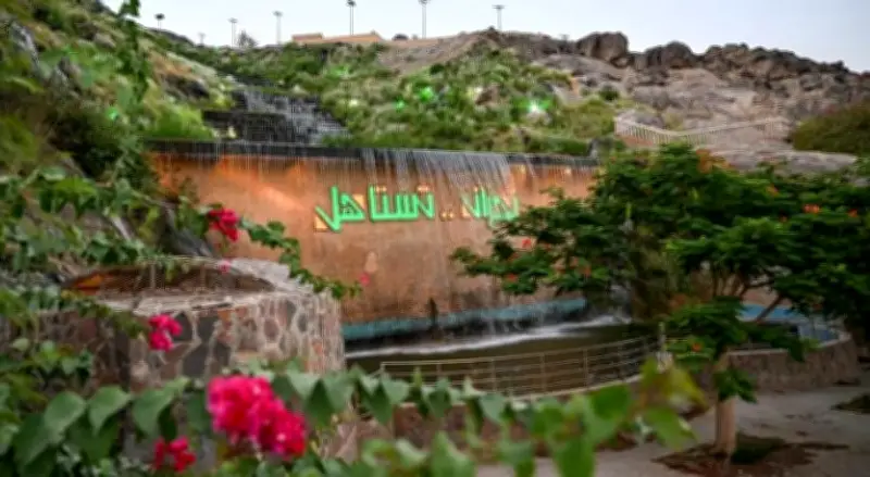 إقبال متزايد على الشلالات الصناعية في نجران خلال الصيف