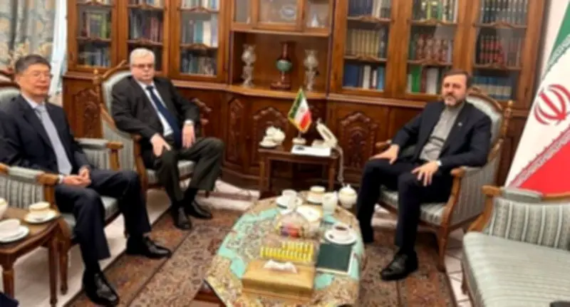 إيران تجتمع مع روسيا والصين بشأن مسودة التفاهم مع أمريكا