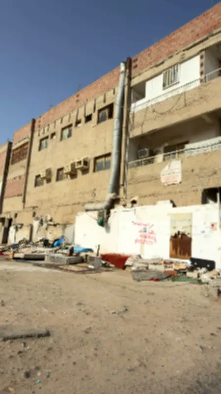 أمانة جدة تزيل مئات العقارات الآيلة للسقوط وتؤكد عدم التعويض