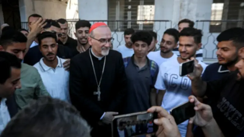زعماء الكنائس في القدس يزورون غزة برسالة أمل ويافتتاح عيادة صحية