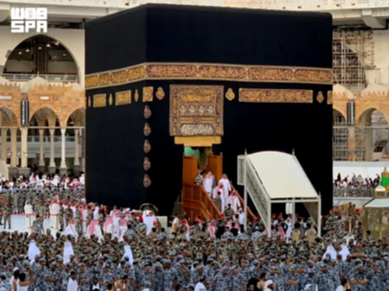 غسل الكعبة المشرفة الثلاثاء في تقليد يعود لقرون