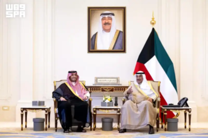 ولي عهد الكويت يستقبل الأمير تركي بن محمد بن فهد