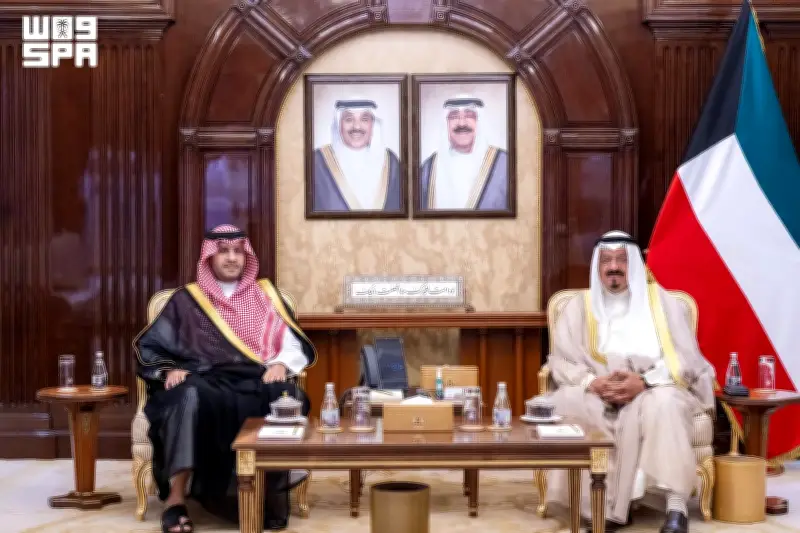 رئيس وزراء الكويت يستقبل الأمير تركي بن محمد بن فهد لتعزيز العلاقات
