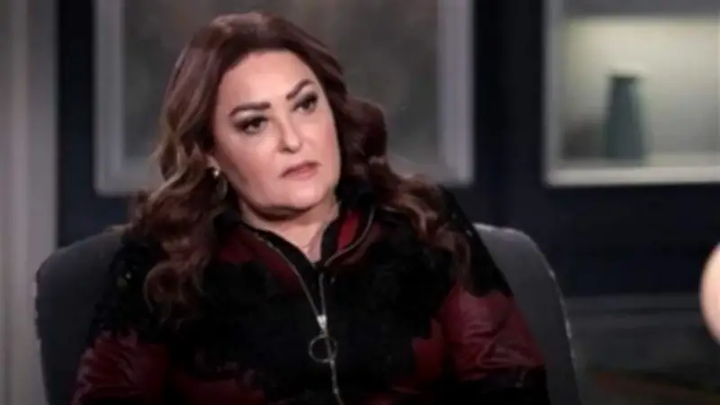 نهال عنبر تنجو من حريق سيارتها على طريق الساحل الشمالي