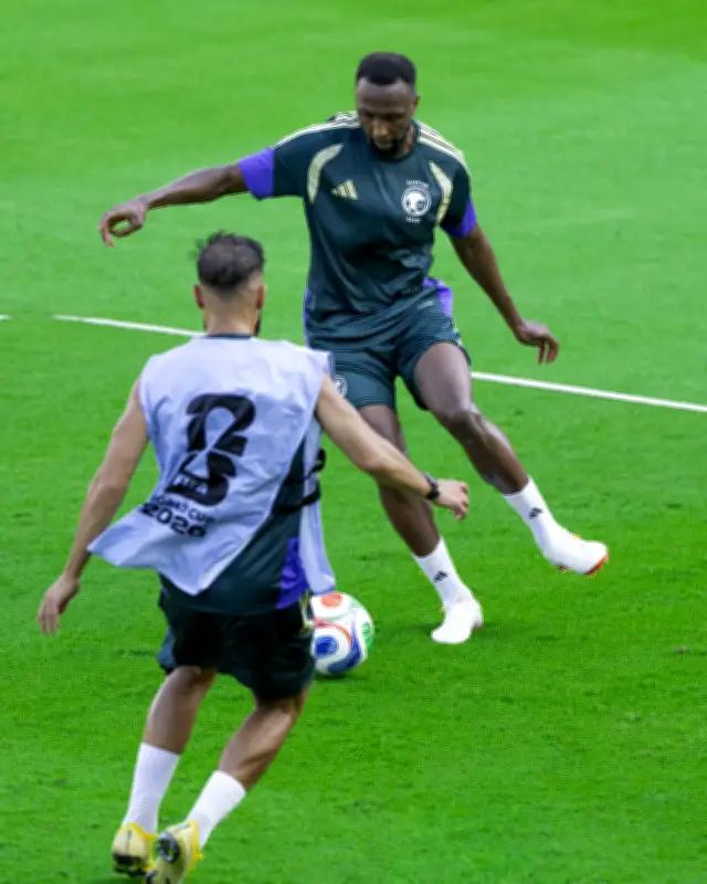 سامي الجابر يحفز لاعبي المنتخب السعودي قبل مواجهة الرأس الأخضر