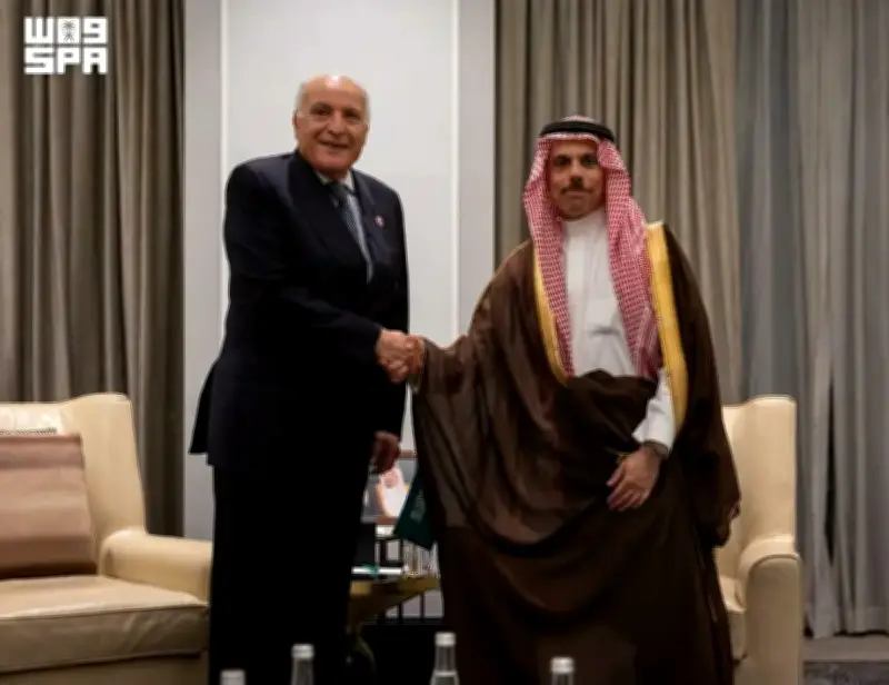 وزير الخارجية السعودي يبحث مع نظيره الجزائري التطورات الإقليمية