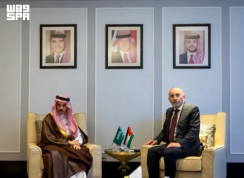 لقاء وزيري خارجية السعودية والأردن في عمان لبحث العلاقات والتطورات
