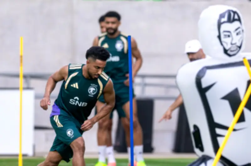 السعودية تستعد لمواجهة أوروغواي بقيادة بييلسا في افتتاحية كأس العالم