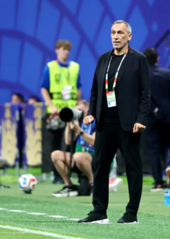 مدرب السعودية: بناء منتخب تنافسي يحتاج وقتاً وصبراً