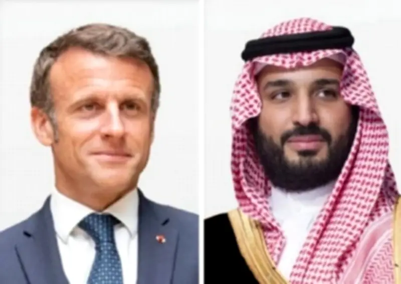 ولي العهد والرئيس الفرنسي يؤكدان دعم الجهود الدبلوماسية لخفض التصعيد الإقليمي