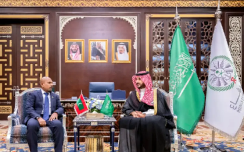 وزير الدفاع يلتقي نظيره المالديفي لبحث التعاون والمستجدات