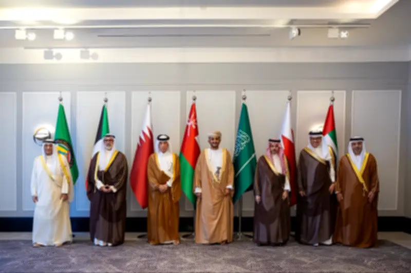 فيصل بن فرحان يشارك في الاجتماع الوزاري الخليجي بعمان