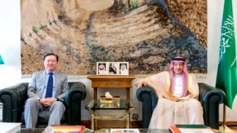وزير الخارجية يتسلم رسالة خطية من نظيره الصيني