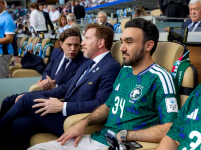 وزير الرياضة يشيد بـ"الأخضر" بعد تعادل مميز مع الأوروغواي في المونديال