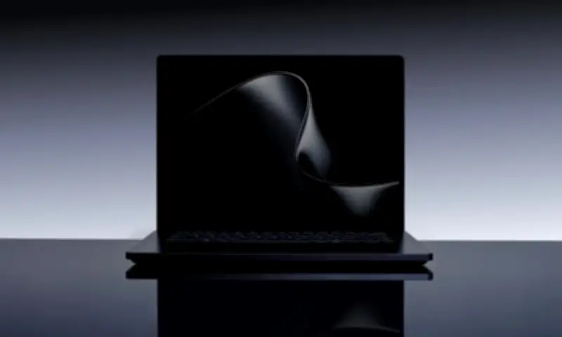 مايكروسوفت تطلق حاسوب Surface Laptop Ultra بمعالج خارق وذاكرة 128 جيجابايت