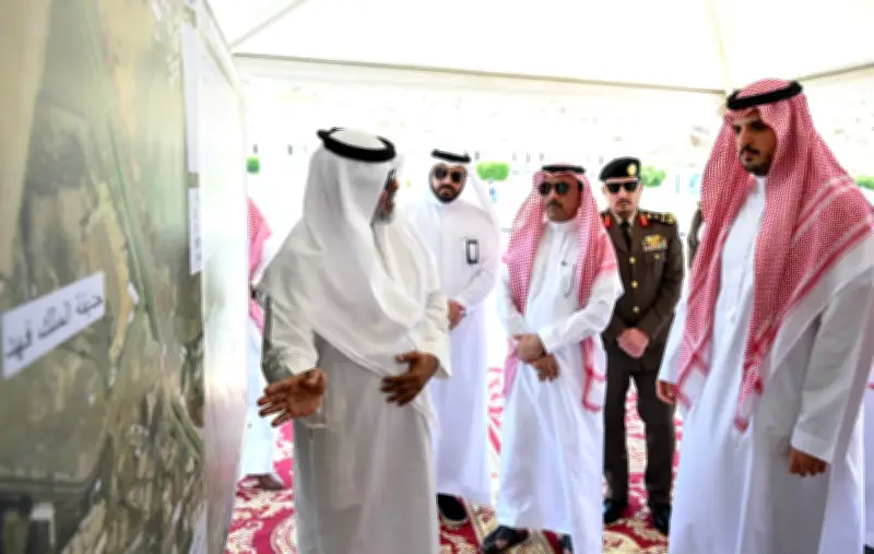 محافظ الطائف يتفقد مشروع المدخل الغربي ويوجه بتسريع وتيرة التطوير