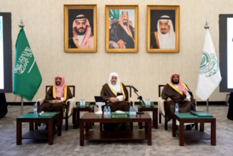 محافظ الطائف يستعرض حملة الولاء والانتماء مع مدير التوجيه والإرشاد