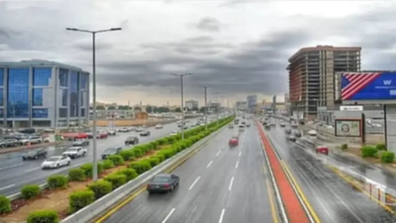 أمطار رعدية مرتقبة على 4 مناطق والرياح النشطة تؤثر على الشرقية والرياض