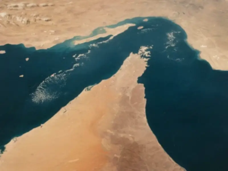 تصعيد عسكري بين أمريكا وإيران في هرمز يهدد مذكرة التفاهم