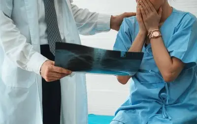 تقرير صادم: نصف أطباء الأورام يفكرون في ترك المهنة بحلول 2050