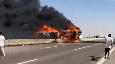 مصرع 21 شخصاً بحادث انقلاب حافلة زائرين واحتراقها في ذي قار