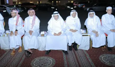 آل الدخيل وآل بكر يتلقون التعازي في وفاة عبدالمجيد الدخيل