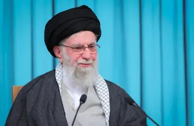 إيران تحدد طهران وقم ومشهد لتشييع خامنئي ودفنه في حرم الإمام الرضا