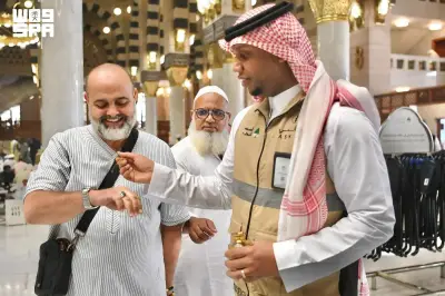 جهود متواصلة لتعطير المسجد النبوي بالبخور والعود الفاخر