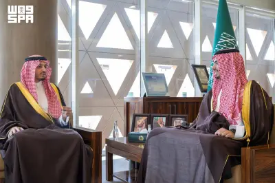 محافظ الدرعية يهنئ نادي الدرعية بصعوده لدوري روشن ويشيد بجهود الفريق