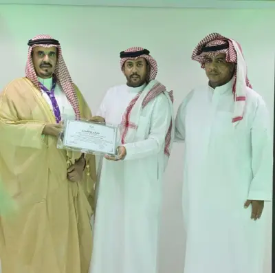 محافظ وادي الدواسر يكرّم المشاركين في معسكرات الخدمة العامة للحج