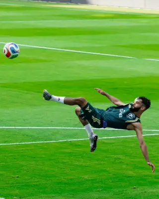 دونيس يركز على نقاط ضعف الرأس الأخضر قبل مواجهة كأس العالم