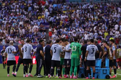 فيفا يدرس استمرار فترات الاستراحة المائية بعد انتقادات كأس العالم
