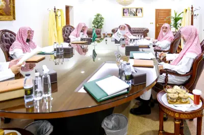 المفتي العام يباشر أعمال الإفتاء في مقرها الصيفي بالطائف