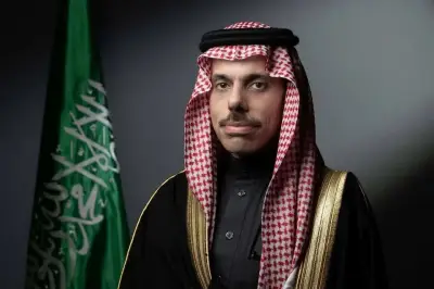 وزير الخارجية السعودي يبحث مع نظيره الباكستاني التطورات الإقليمية