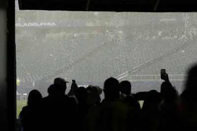 عاصفة رعدية تتسبب في أول تأخير جوي في كأس العالم 2026
