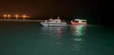إنقاذ مواطنين سعوديين بعد تعطل مركبهما في البحر بينبع