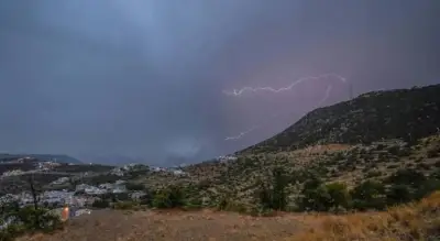 الأرصاد: أمطار رعدية وبرد على جازان وعسير والباحة مع رياح مثيرة للغبار