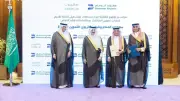 أمير الشرقية يدشن مشاريع طرق بـ406 ملايين ريال ويشهد توقيع اتفاقيات نقل بـ3 مليارات