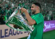 الأهلي يفعّل بند إنهاء عقد رياض محرز رسمياً