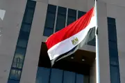 مصر تدين الهجوم الإيراني على مطار الكويت وتعتبره انتهاكاً للسيادة
