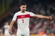 ديميرال يقترب من مغادرة الأهلي والعودة لفنربخشة بعد اتفاق على بنوده الشخصية