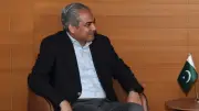 وزير الداخلية الباكستاني يسلم رسالة خاصة لقائد الثورة الإيرانية