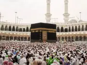 وزارة الحج توضح: العمرة تتطلب تصريحاً عبر تطبيق نسك