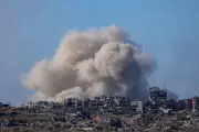 إصابة عشرات الفلسطينيين في قصف إسرائيلي استهدف خيمة نازحين بغزة