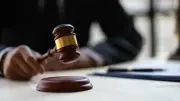 سؤال لشابة عن شعورها بالحر يقود مسنًا للمحاكمة في تركيا