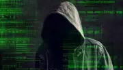 رابط مجهول يوقع مذيعة شهيرة في فخ الاحتيال الإلكتروني