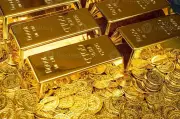 الذهب يسجل أكبر انخفاض شهري منذ 2008 بفعل توقعات رفع الفائدة
